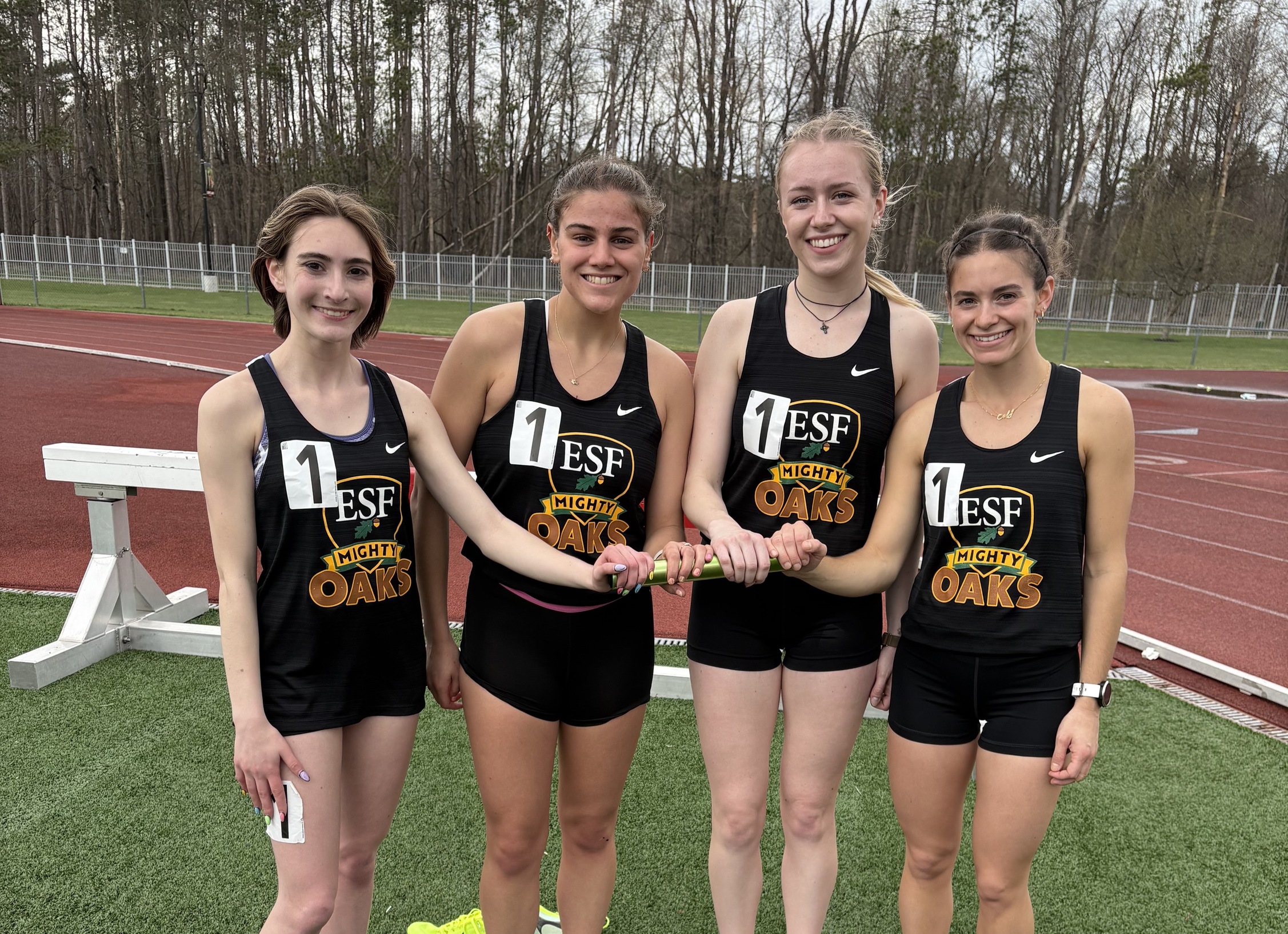womens track and field relay team